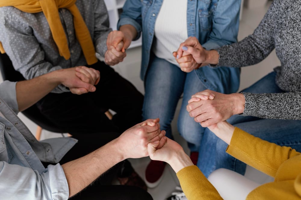 example of support groups for hoarding and other experiences